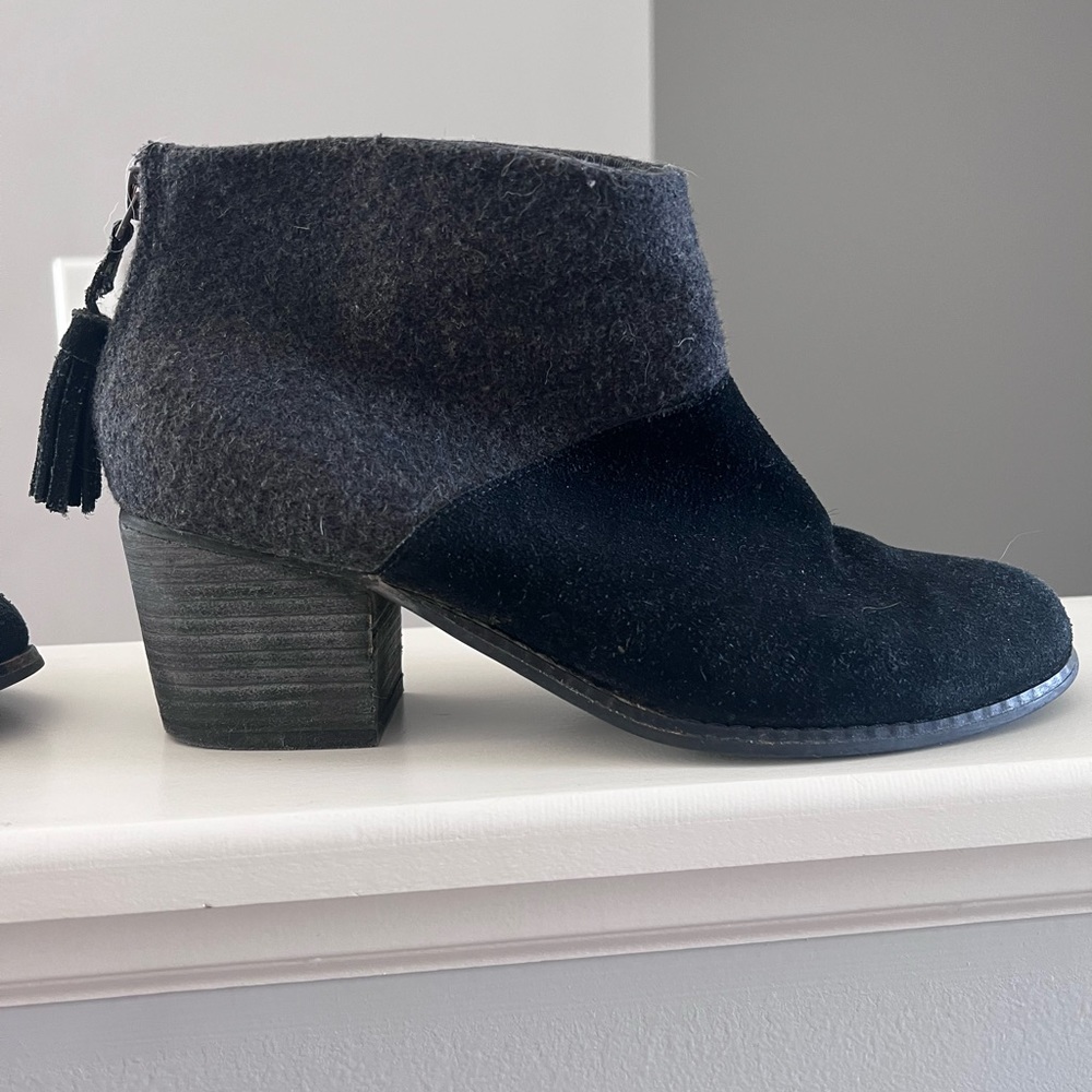 Black Toms booties, size 8M